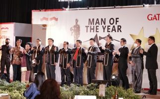 Ricky Tan Dapat Penghargaan Man of the Year 2020 Gatra Media Group - JPNN.com