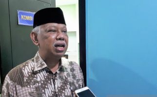 Prof Azyumardi Azra: Rektor Disuruh Kurangi UKT, Apa Kontribusi Mendikbud?  - JPNN.com