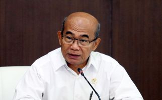 Menko PMK: Hati-hati Memberikan Vaksinasi Covid-19  - JPNN.com