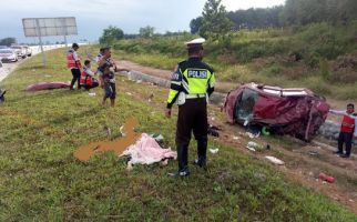 Pecah Ban di Tol Lampung-Palembang, Suzuki Splash Terguling, Dua Nyawa Melayang - JPNN.com