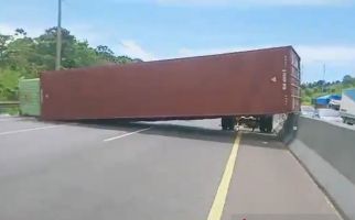 Lalu Lintas di Tol Cipularang Sempat Macet, Ini Penyebabnya - JPNN.com