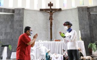 Gubernur Ganjar Melihat Keunikan saat Mengunjungi Gereja-gereja di Semarang Jelang Natal - JPNN.com