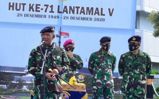 Simak, Pesan Laksma TNI Mohamad Zaenal Kepada Prajurit dan PNS Lantamal V - JPNN.com