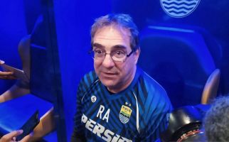 Robert Tak Izinkan Pemainnya Ikut Fun Football - JPNN.com