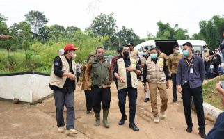 Rektor IPDN Terjun Langsung ke Lokasi Bencana Longsor Sumedang - JPNN.com