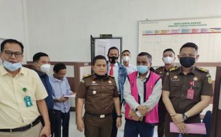 Nasrun Dijemput Paksa oleh Jaksa, Langsung Ditahan - JPNN.com
