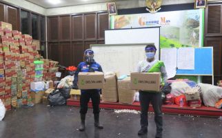 Deltalube Berbagi Kebahagiaan dengan Korban Banjir Bandang Bogor - JPNN.com