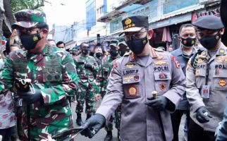 Datangi Tanah Abang Bersama Panglima TNI, Jenderal Listyo Sigit Memohon kepada Sekuriti - JPNN.com