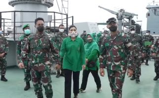 Jenderal Andika dan Istri Kunjungi Kapal ADRI yang Bisa Angkut 8 Tank Leopard dan Satu Batalyon Pasukan - JPNN.com