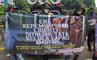 Massa F-PPJ Mendesak Pak Liberty Mengundurkan Diri - JPNN.com