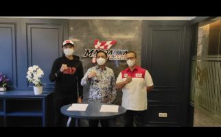 Pembalap Depok Ini Akhirnya Resmi Dipinang Mandalika Racing Team Indonesia - JPNN.com