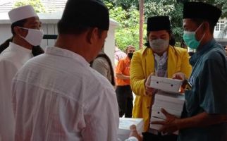 Senat Mahasiswa IST Al Kamal Berbagi dengan Anak-anak Yayasan Kemanggisan - JPNN.com