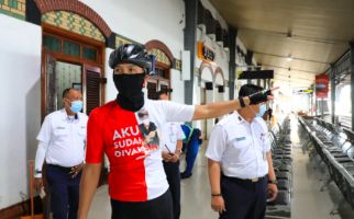 Bertemu Seorang Nenek yang Masih Trauma karena Banjir, Ini yang Dilakukan Pak Ganjar - JPNN.com