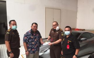 Kejaksaan Agung Sita Mobil Ferrari dan Kapal Tanker Terkait Kasus ASABRI - JPNN.com