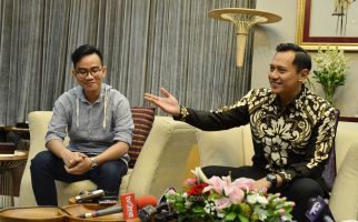 Irwan Curiga Jokowi Menyiapkan Gibran jadi Pengganti Anies Baswedan - JPNN.com