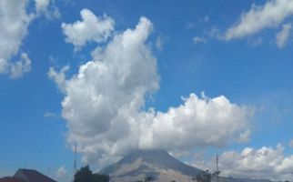 Hari Ini Gunung Sinabung Luncurkan Awan Panas - JPNN.com