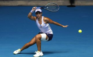 Australian Open: Petenis Nomor 1 Dunia Sempat Terseok Hadapi Alexandrova - JPNN.com