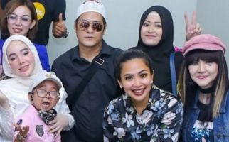 Gus Anom Kenang Mendiang Istri Lewat Lagu - JPNN.com