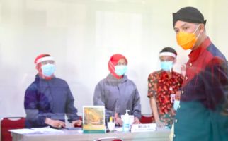Vaksin Covid-19 Buatan UNDIP Semarang Lolos Uji Klinis I, Ganjar: Penting untuk Dikawal - JPNN.com