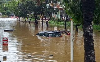 Babe Idin Ingatkan Gubernur Anies Jangan Salahkan Air ketika Banjir - JPNN.com