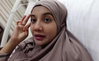 Zaskia Sungkar Dilarikan ke Rumah Sakit, Ini Penyebabnya - JPNN.com