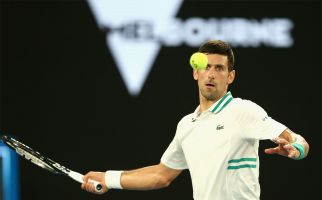 Novak Djokovic Memang Luar Biasa, Lawannya Sampai Mematahkan Raket - JPNN.com