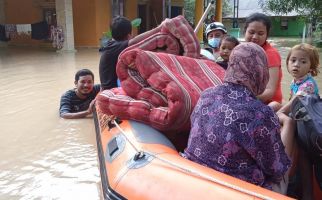 Tanggul Kali Citaruk Jebol, 4 Desa di Bekasi Tenggelam - JPNN.com