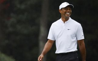 Tiger Woods Kembali Nomor Satu Pemain Golf Dunia - JPNN.com