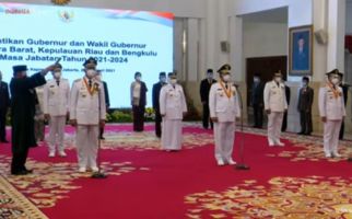Jokowi Lantik 3 Pasangan Gubernur dan Wakil Gubernur - JPNN.com