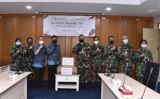 Puskes TNI Terima Donasi Material Kesehatan Covid-19 - JPNN.com