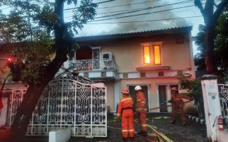 Rumah Mantan Kapolda Metro Jaya Ludes Terbakar - JPNN.com
