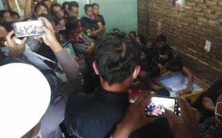 Dua Jenazah Korban Penembakan Bripka CS Tiba di Sumut, Tangis Keluarga Pecah, Begini Suasananya - JPNN.com