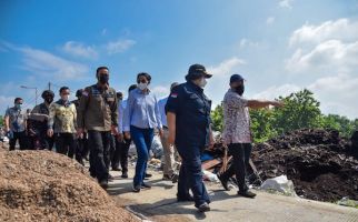 Menteri LHK Berikan Solusi Persoalan Sampah Desa Bangun - JPNN.com