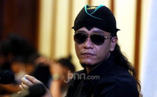 Dorce Gamalama Minta Dimakamkan Secara Perempuan, Gus Miftah Tegas Berkomentar Begini - JPNN.com
