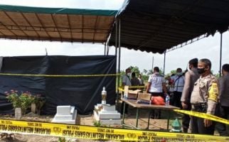 Tim Forensik Poldasu Bongkar Kuburan Tahanan Polsek Sunggal Joko Dedi Kurniawan - JPNN.com