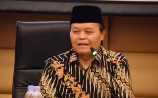 HNW Harap Mendikbud Revisi SKB Tiga Menteri Tentang Seragam Sekolah - JPNN.com