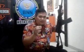 AKBP Yaya Ancam Tembak Kepala Bandar Narkoba dengan Senpi Ini, Terkena 1 Peluru Bisa Hancur - JPNN.com