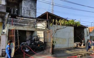 Toko Plastik di Semarang Terbakar, Tubuh Erni Ditemukan di Bawah Tangga - JPNN.com