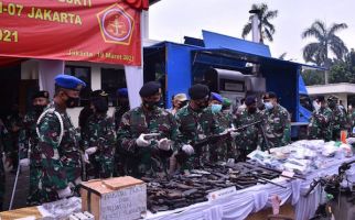 TNI Musnahkan Barang Bukti Perkara Tindak Pidana Militer - JPNN.com