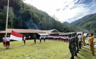 Satgas TNI Menumbuhkan Nasionalisme Kepada Siswa di Papua, Begini Contohnya - JPNN.com