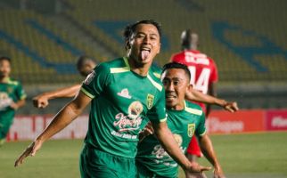 Persebaya Menang 1-0 atas Persik, Samsul Arif: Mereka Menekan Kami - JPNN.com