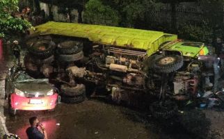 Truk Terjun dari Flyover Slipi, Kompol Lilik: Alhamdulillah, Mukjizat - JPNN.com