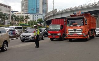 Tol Dalam Kota Macet Berjam-jam, Ternyata Ini Sebabnya... - JPNN.com