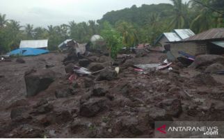 Badai Siklon Seroja Menghancurkan Rumah Warga di Kupang - JPNN.com