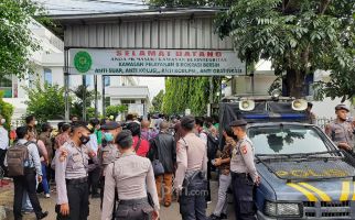 Habib Rizieq Datang Sekitar 1 Jam Sebelum Sidang Dimulai - JPNN.com