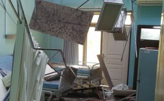 Dampak Gempa di Malang, Atap Ruangan RSUD Waluyo Blitar Runtuh - JPNN.com