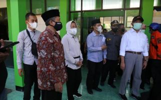 Kemensos Serahkan Santunan untuk Ahli Waris Korban Meninggal Akibat Gempa - JPNN.com