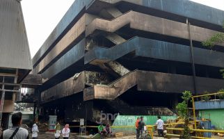 Pedagang Blok C Pasar Minggu Pasrah, Api Besar, Tak Ada yang Tersisa - JPNN.com