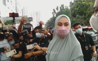 Kartika Putri Hamil Anak Kedua, Habib Usman Cuek - JPNN.com