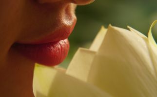 5 Tips Bibir Tetap Terlihat Sehat Saat Berpuasa - JPNN.com